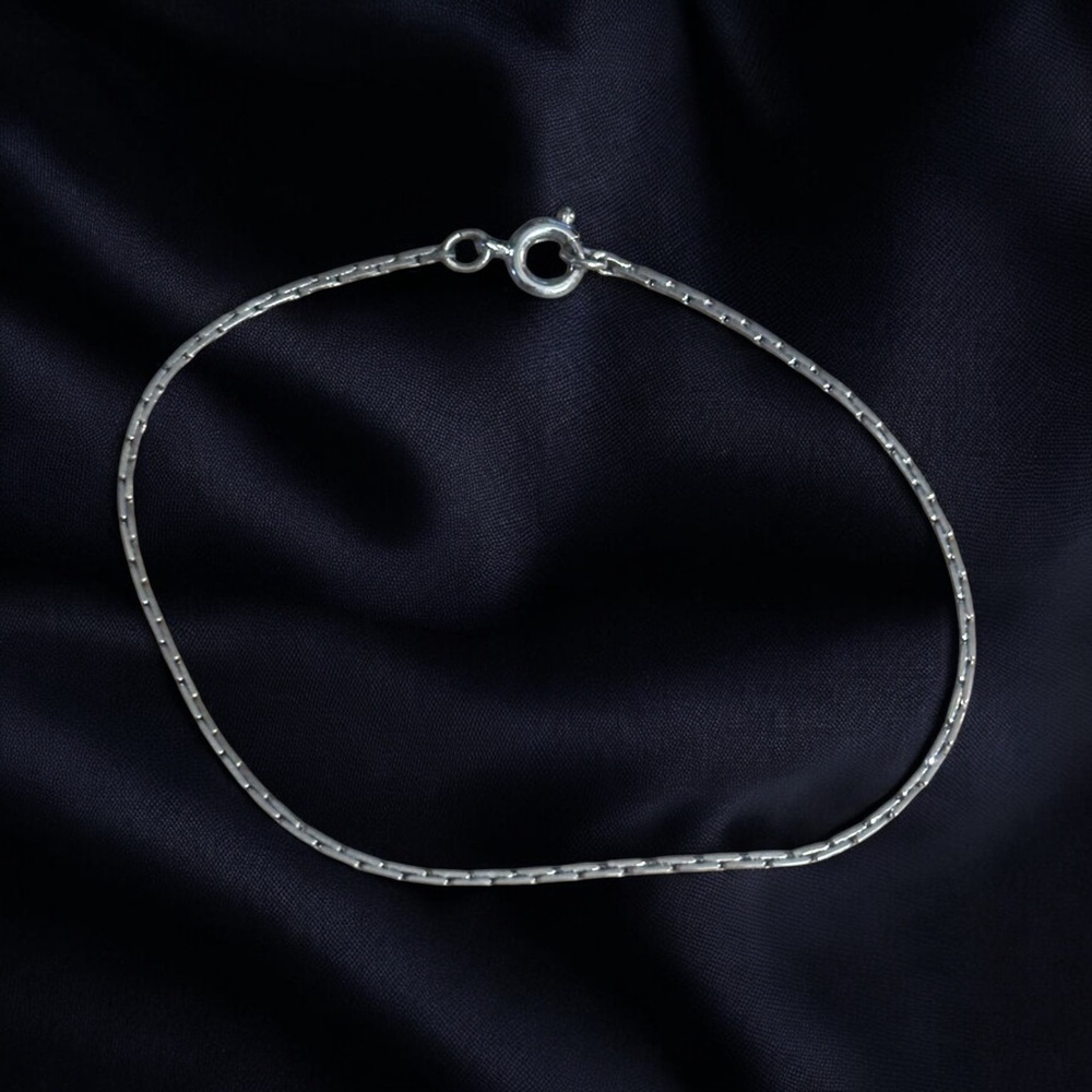 Vintage dainty silver tone cobra chain bracelet